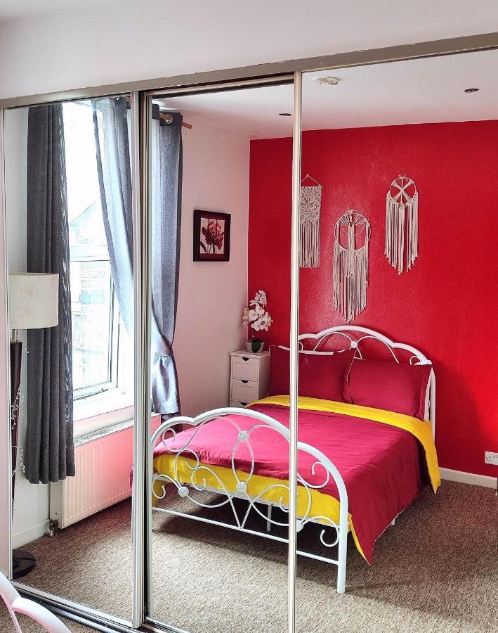 Double Room Lgbt London Bagian luar foto