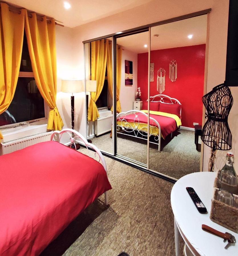 Double Room Lgbt London Bagian luar foto