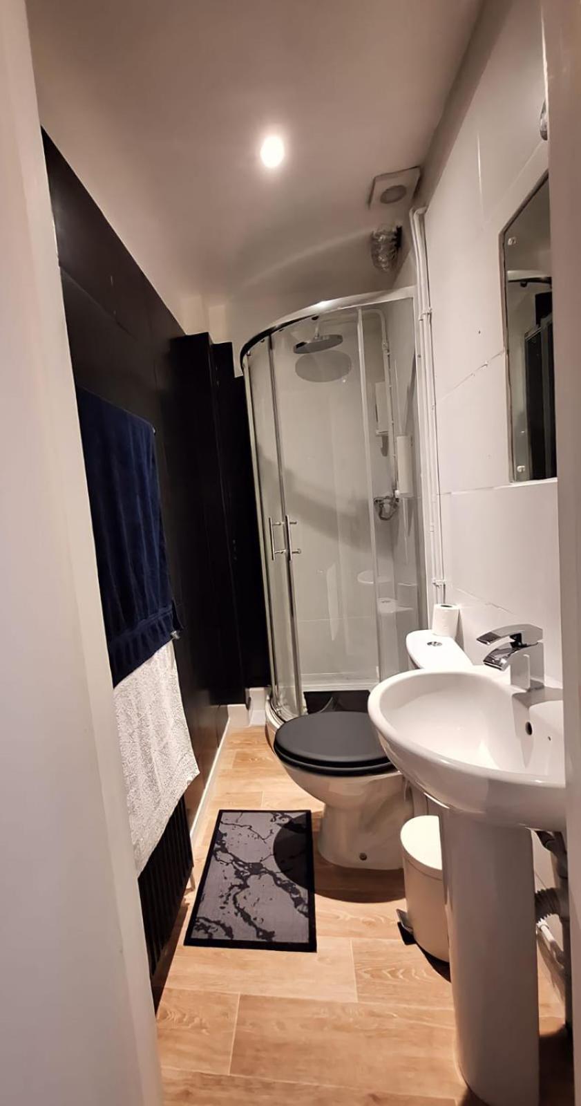Double Room Lgbt London Bagian luar foto